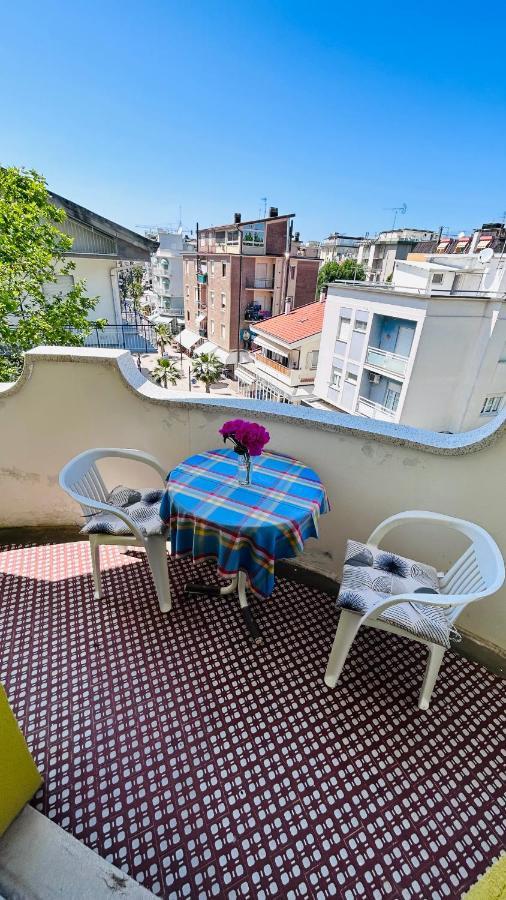 Hotel Sorriso Cattolica Esterno foto