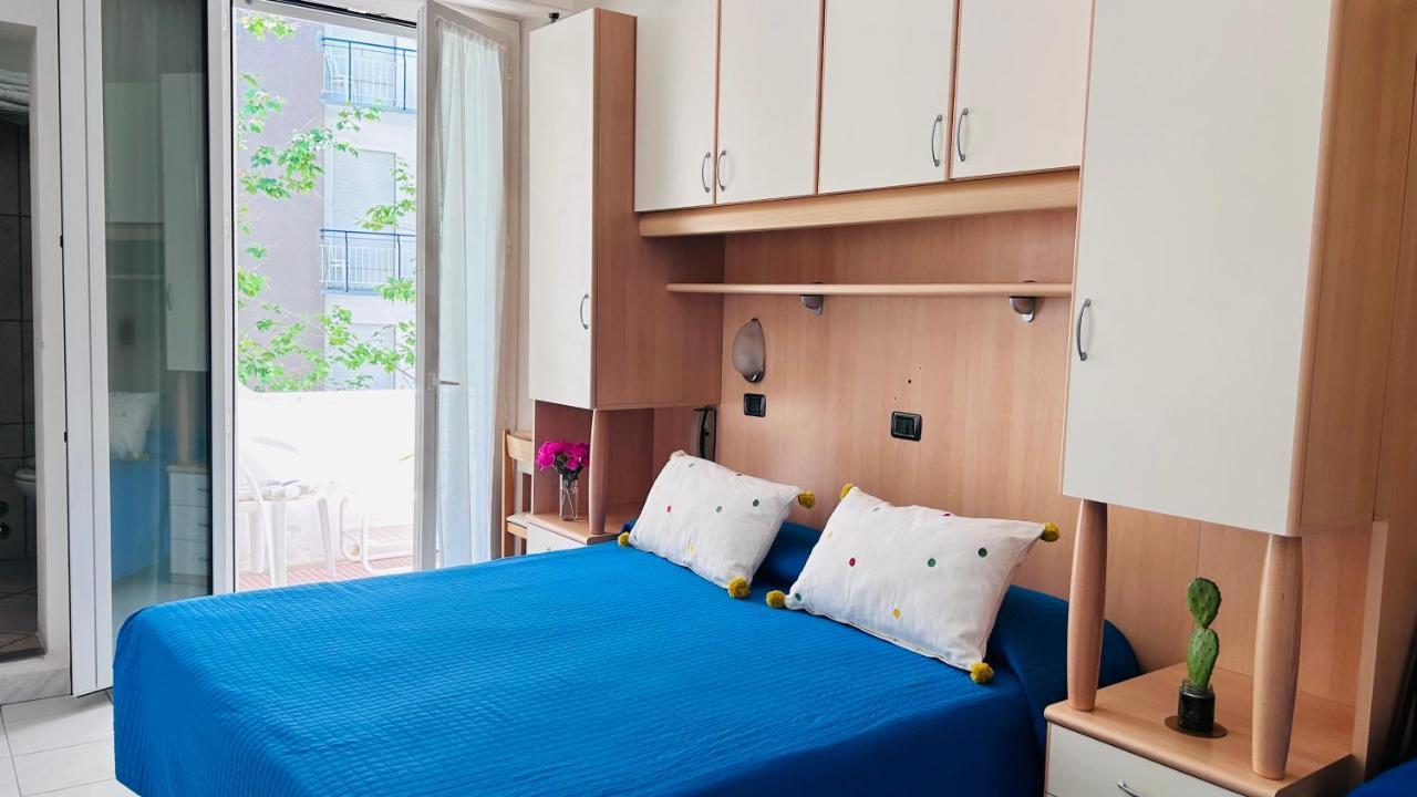 Hotel Sorriso Cattolica Esterno foto