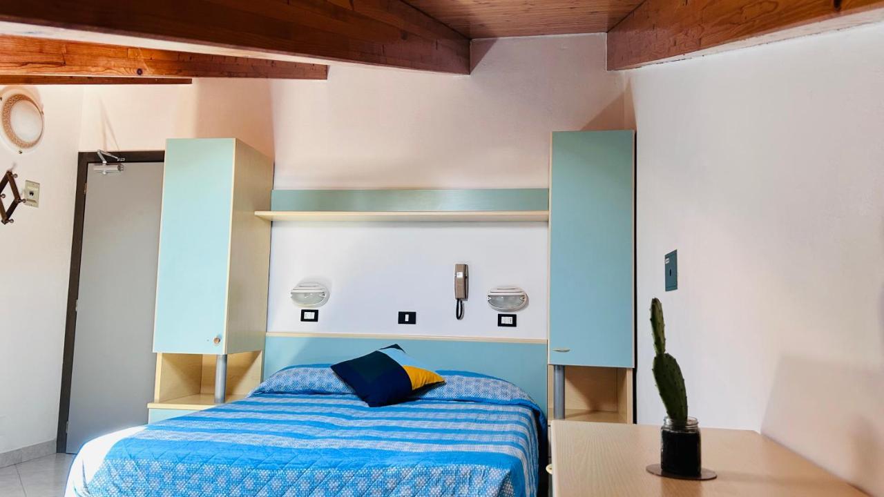 Hotel Sorriso Cattolica Esterno foto