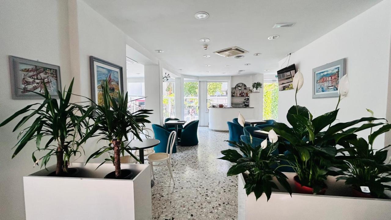 Hotel Sorriso Cattolica Esterno foto