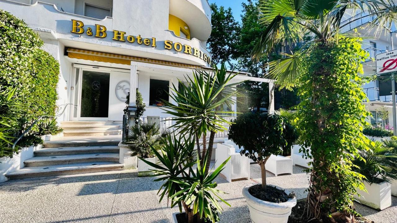 Hotel Sorriso Cattolica Esterno foto