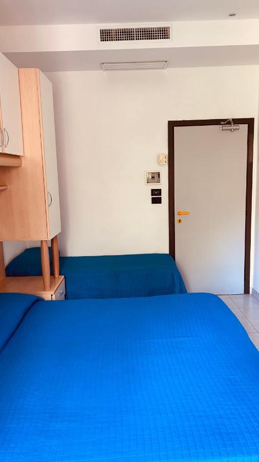 Hotel Sorriso Cattolica Esterno foto