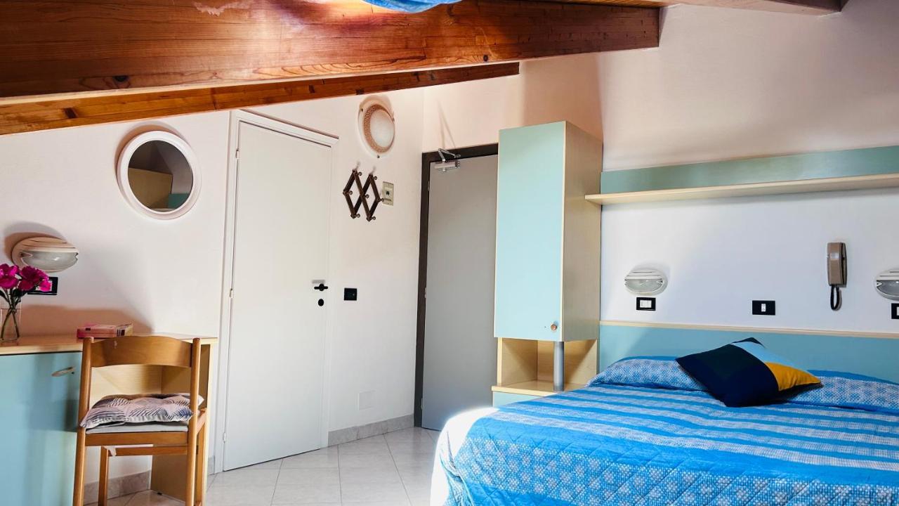 Hotel Sorriso Cattolica Esterno foto