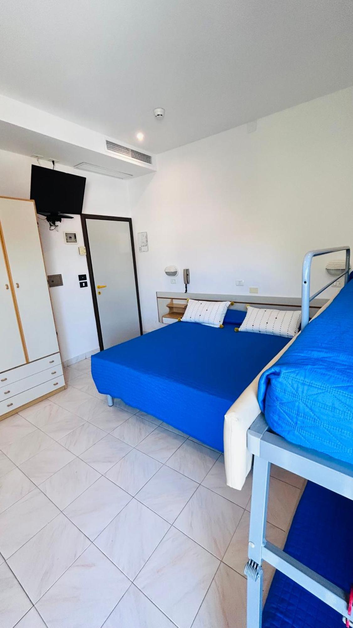 Hotel Sorriso Cattolica Esterno foto