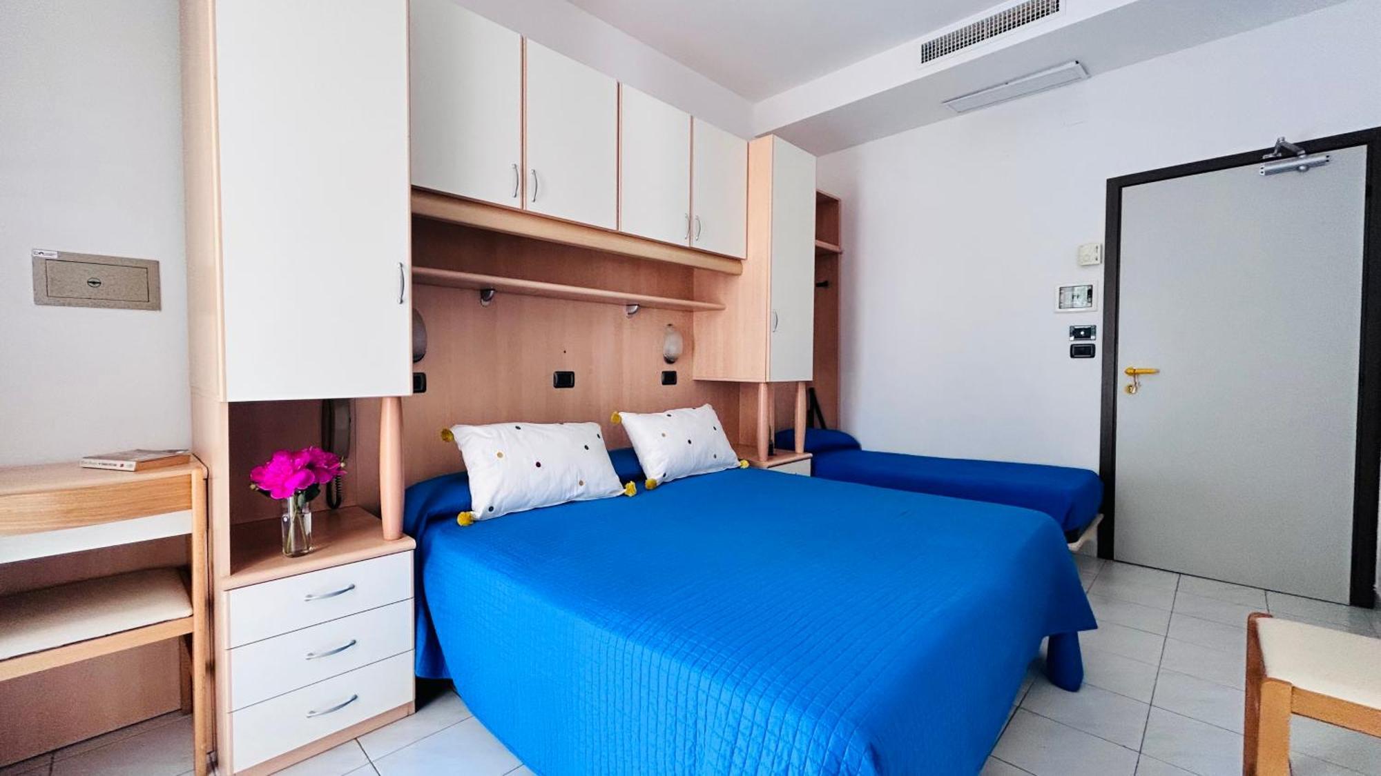 Hotel Sorriso Cattolica Esterno foto