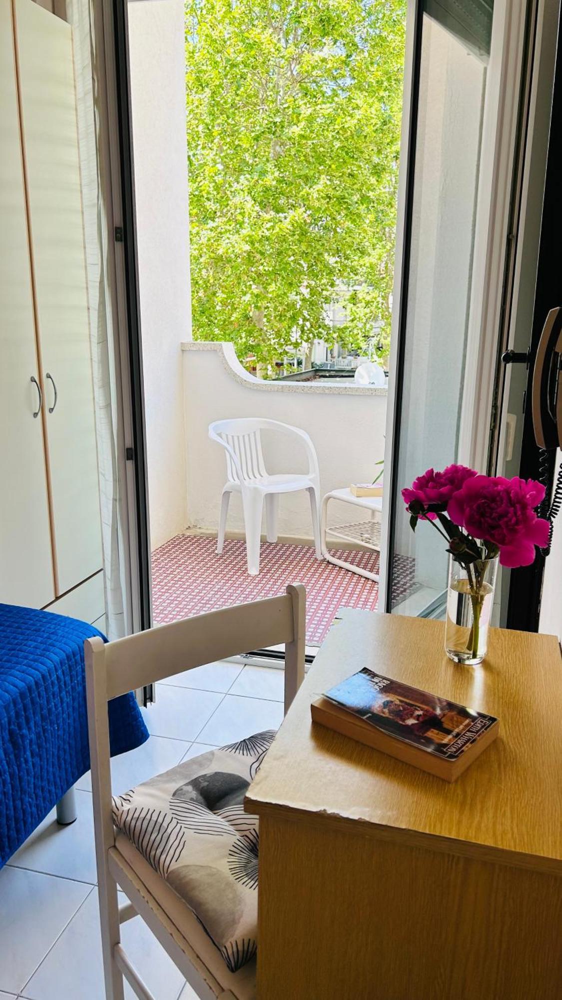 Hotel Sorriso Cattolica Esterno foto