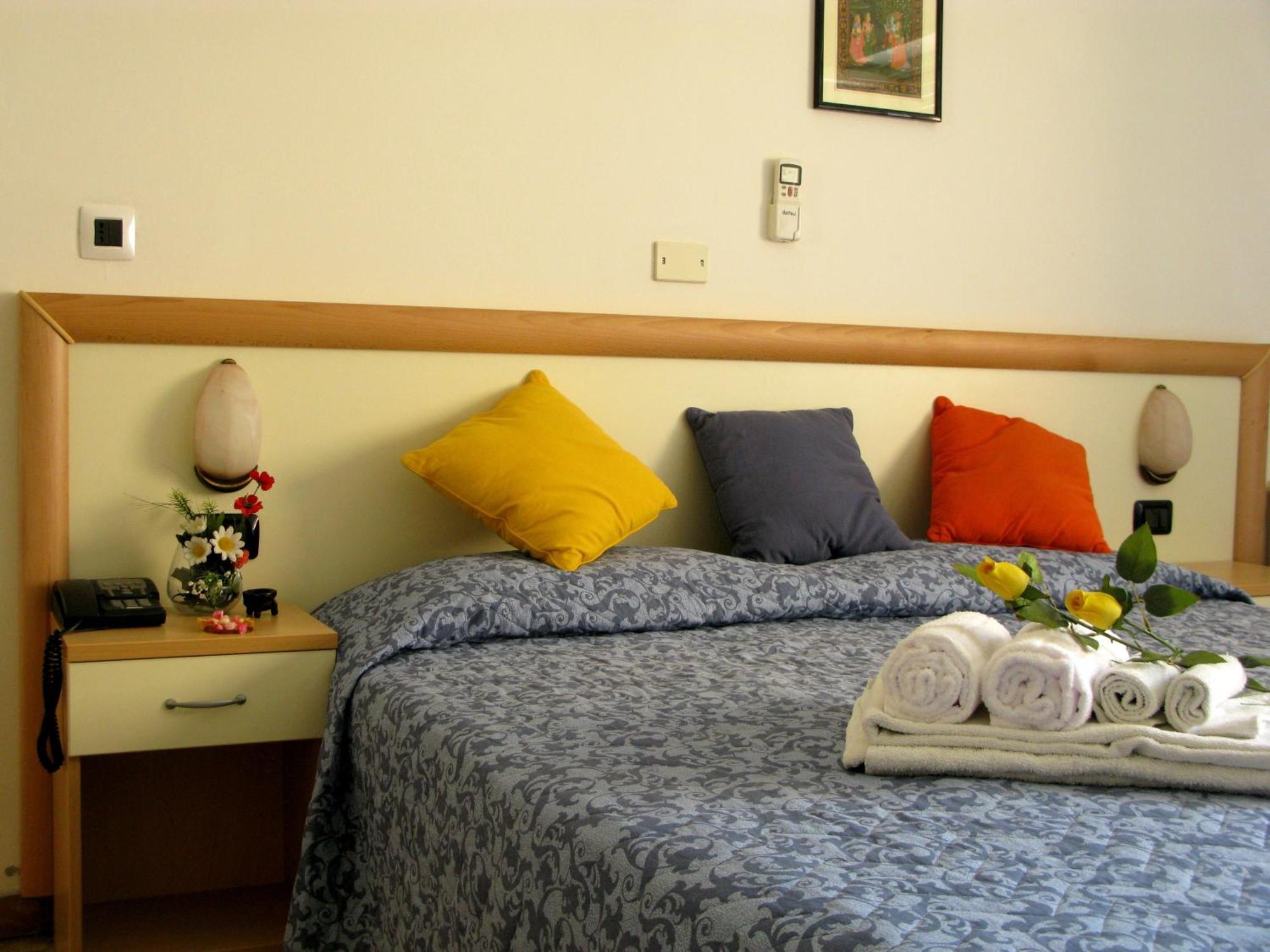 Hotel Sorriso Cattolica Esterno foto